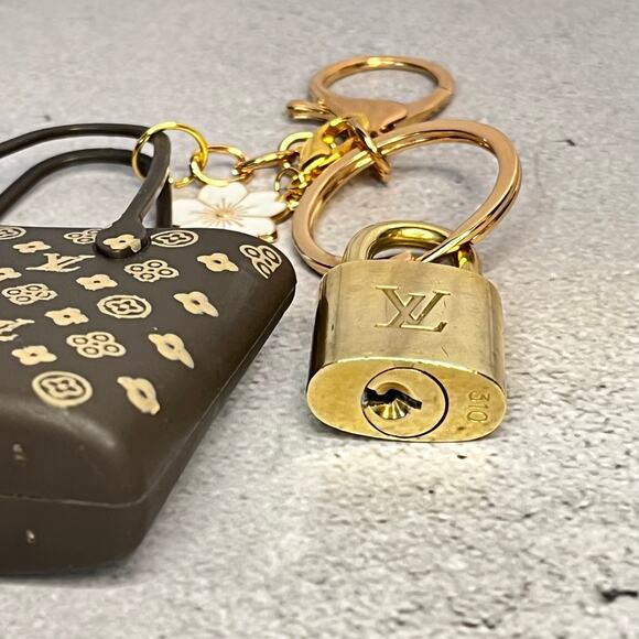 Authentic Louis Vuitton Gold Brass Lock # 310 w/ a Mini Bag Charm Keychain - Picture 5 of 5